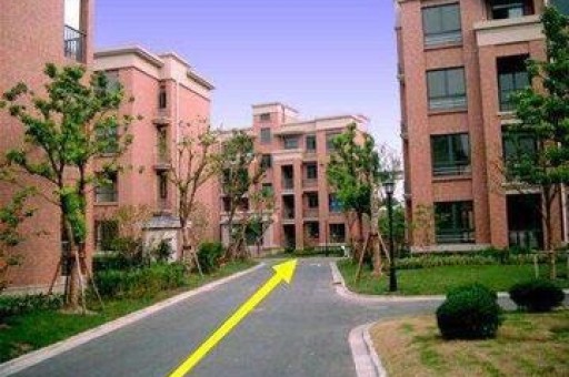 二房东违约房东有权收回房子吗